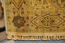 Load image into Gallery viewer, 5 x 8 Tufted Rug