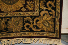 Load image into Gallery viewer, 5 x 8 Tufted Rug