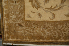 Load image into Gallery viewer, 5 x 8 Tufted Rug