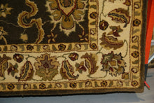 Load image into Gallery viewer, 5 x 8 Tufted Rug