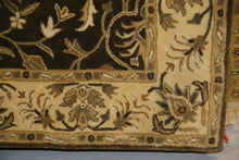 Load image into Gallery viewer, 5 x 8 Tufted Rug