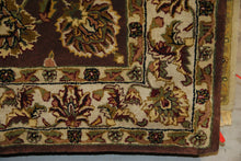 Load image into Gallery viewer, 5 x 8 Tufted Rug