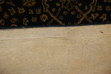 Load image into Gallery viewer, 5 x 8 Tufted Rug