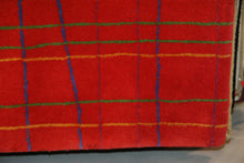 Load image into Gallery viewer, 5 x 8 Tufted Rug