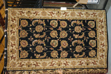 Load image into Gallery viewer, 5 x 8 Tufted Rug