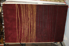 Load image into Gallery viewer, 5 x 8 Tufted Rug