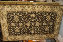 Load image into Gallery viewer, 5 x 8 Tufted Rug