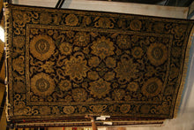 Load image into Gallery viewer, 5 x 8 Tufted Rug