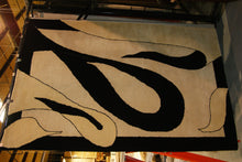 Load image into Gallery viewer, 5 x 8 Tufted Rug