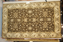 Load image into Gallery viewer, 5 x 8 Tufted Rug