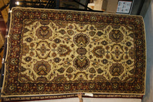 Load image into Gallery viewer, 5 x 8 Tufted Rug