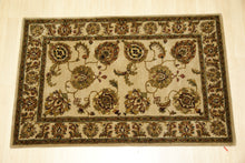 Load image into Gallery viewer, 3.5 x 5.5 Tufted Rug