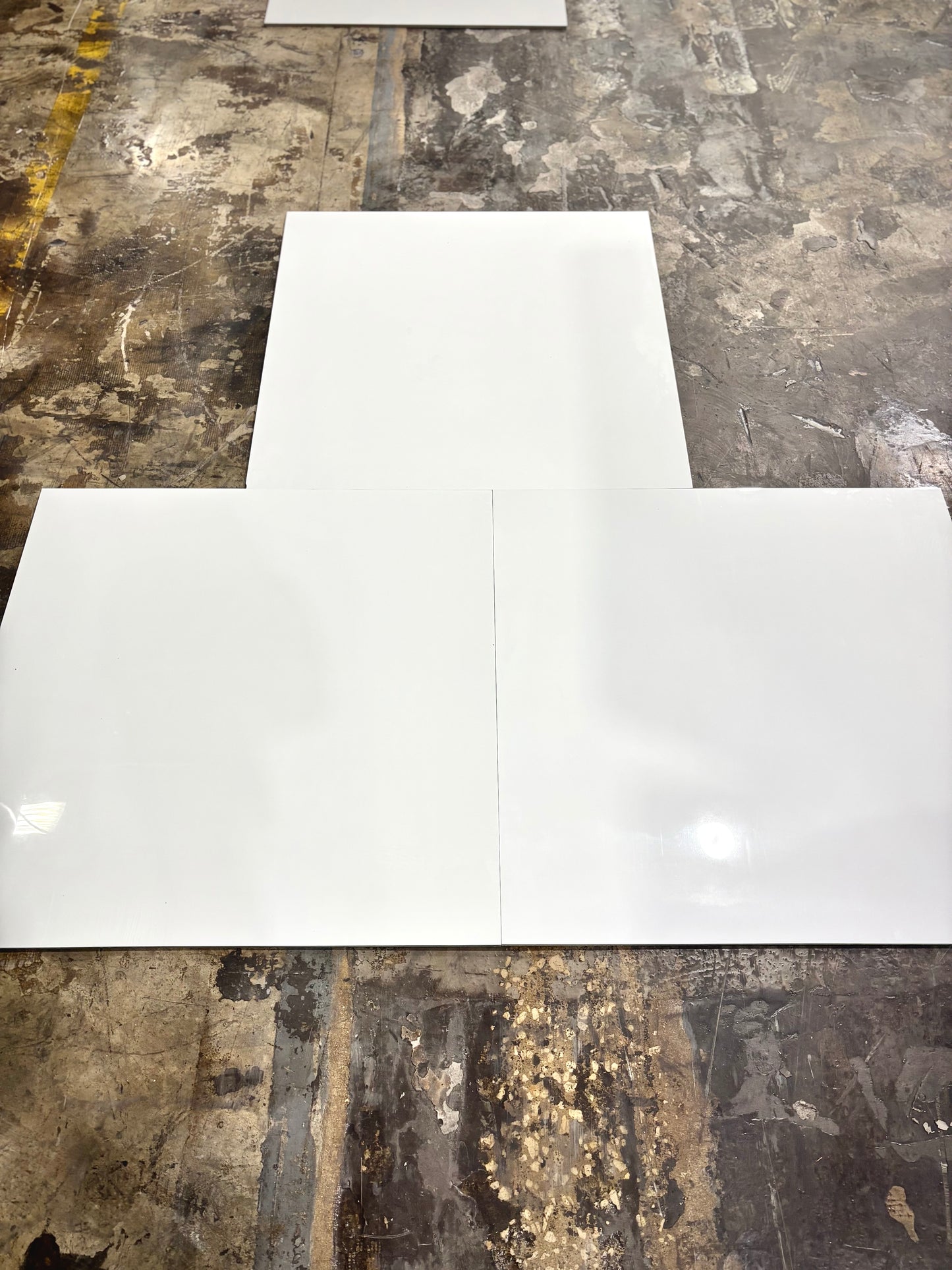 DAV - Arctic White 32"x32"