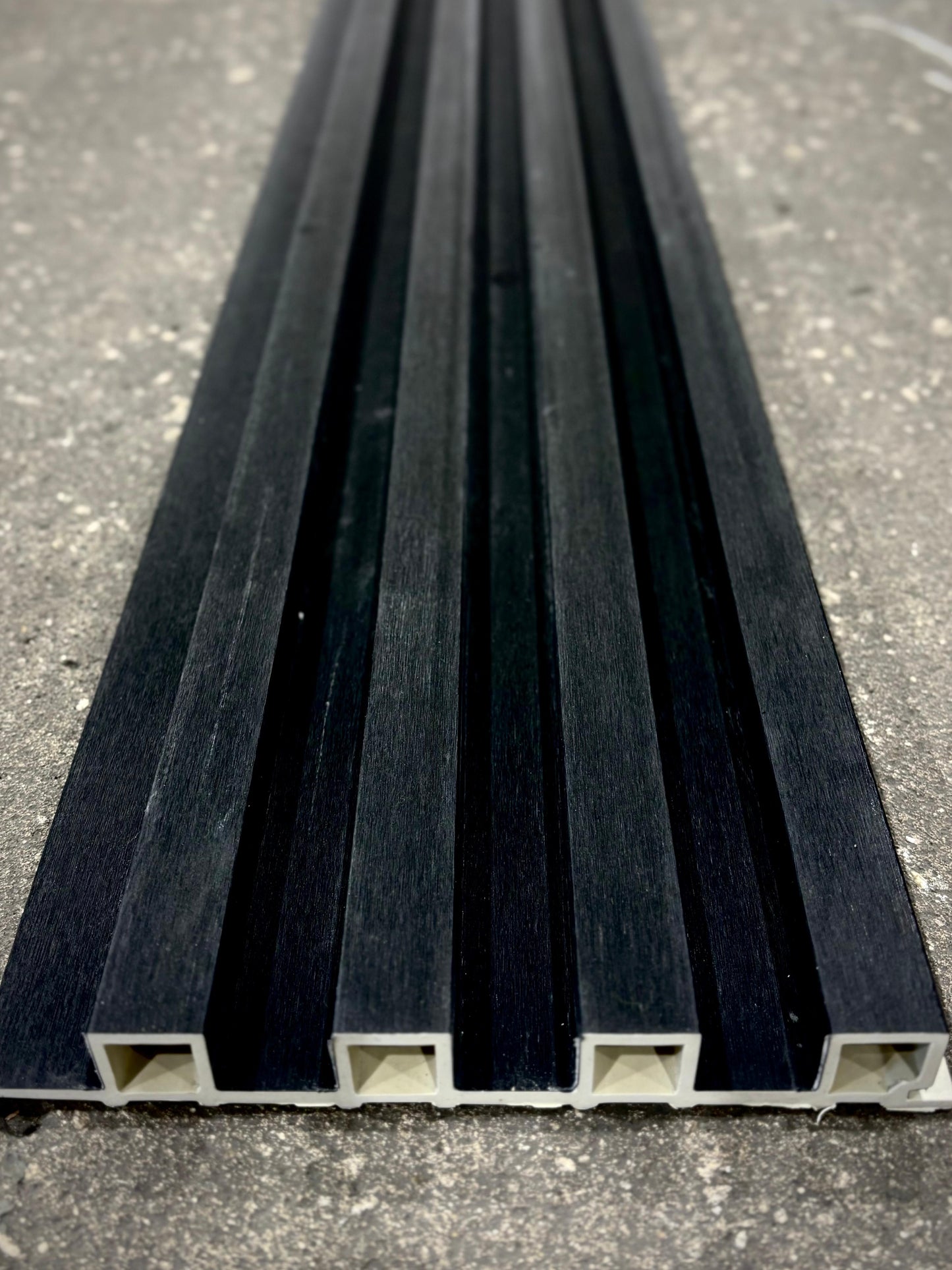 King - Noir W10